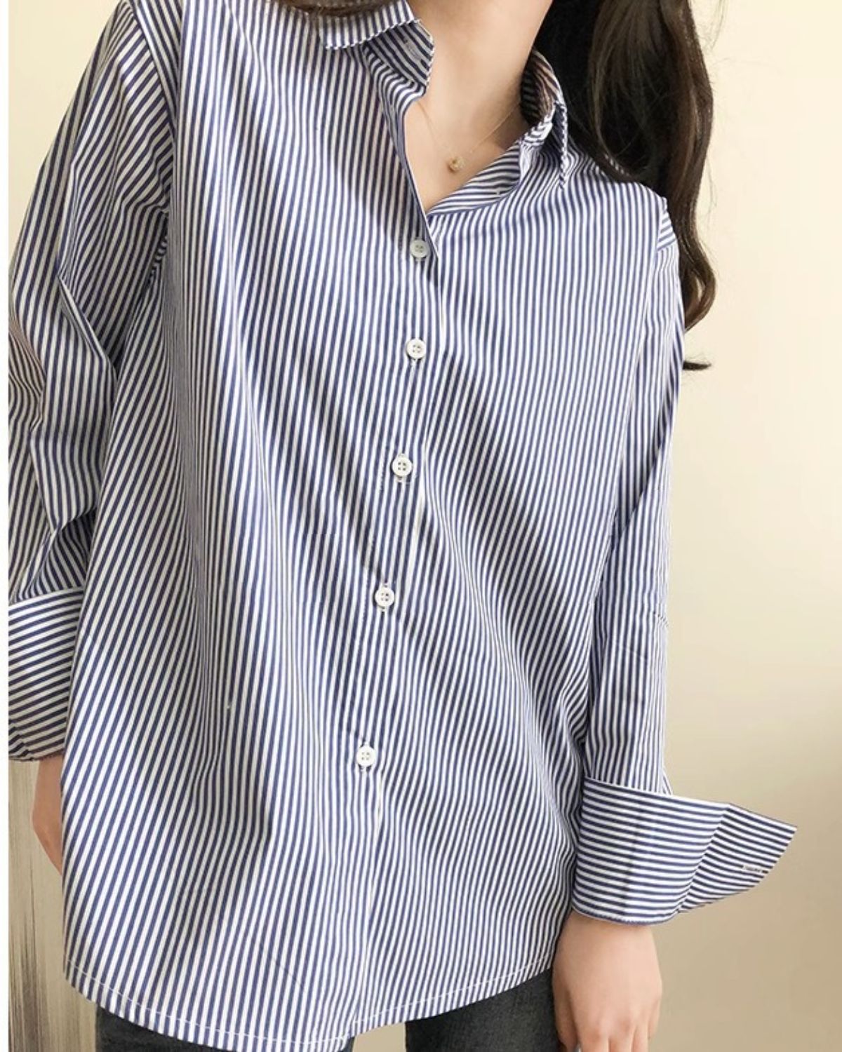 Elyna | Chemise Femme à Rayures Fines Bleues