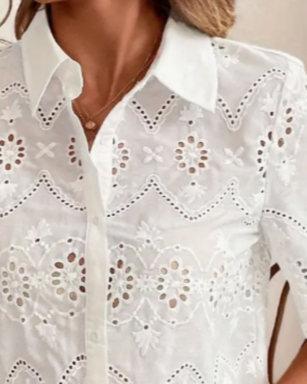 Inès | Blouse Blanche Brodée pour Femme