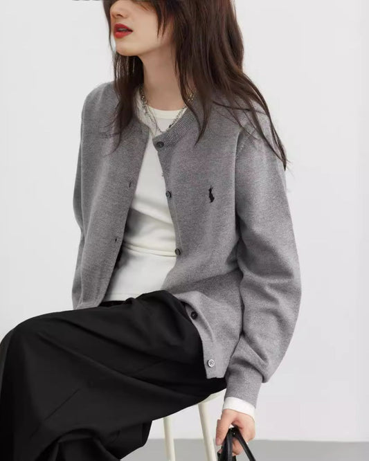 Lili | Gilet Femme en Maille Boutonné – Élégance Minimaliste